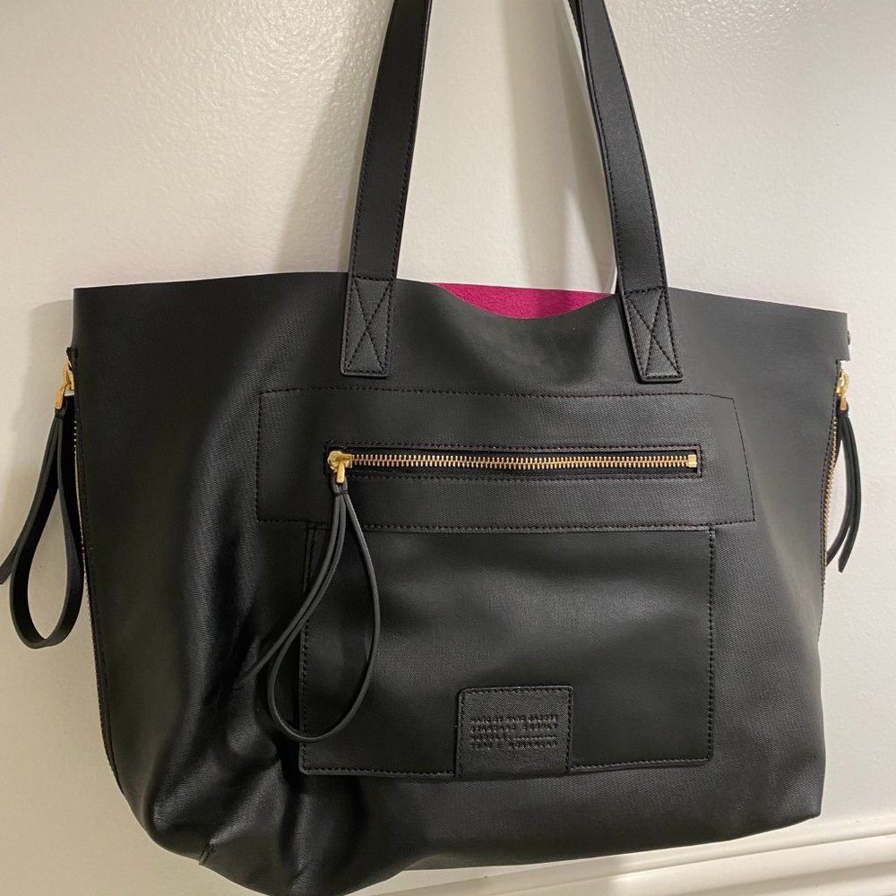 MARC JACOBS Zip It Zipper Black Leather Tote Bag
